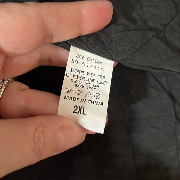 Buffalo Plaid Quilted Vest w/ Snap Closure and Pockets - Picture 3 of 6